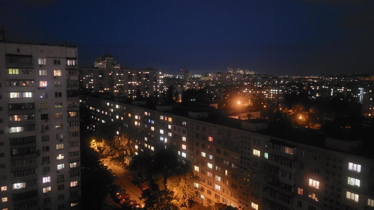 Світла, Комфортна Квартира Біля Метро Мінська Kiev Ngoại thất bức ảnh